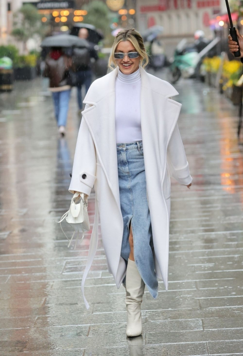 Ashley Roberts Arrives at Heart Breakfast Show in London, February 2024 2