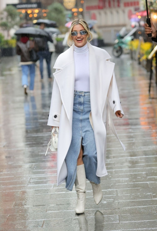 Ashley Roberts Arrives at Heart Breakfast Show in London, February 2024 4