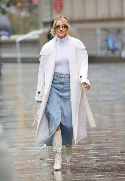 Ashley Roberts Arrives at Heart Breakfast Show in London, February 2024 6