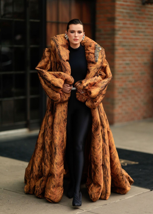 Bella Thorne at Area Fashion Show at NYFW in New York, February 2024 6