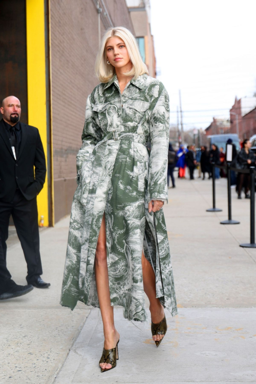 Devon Windsor Arrives at Jason Wu Fashion Show in New York, February 2024