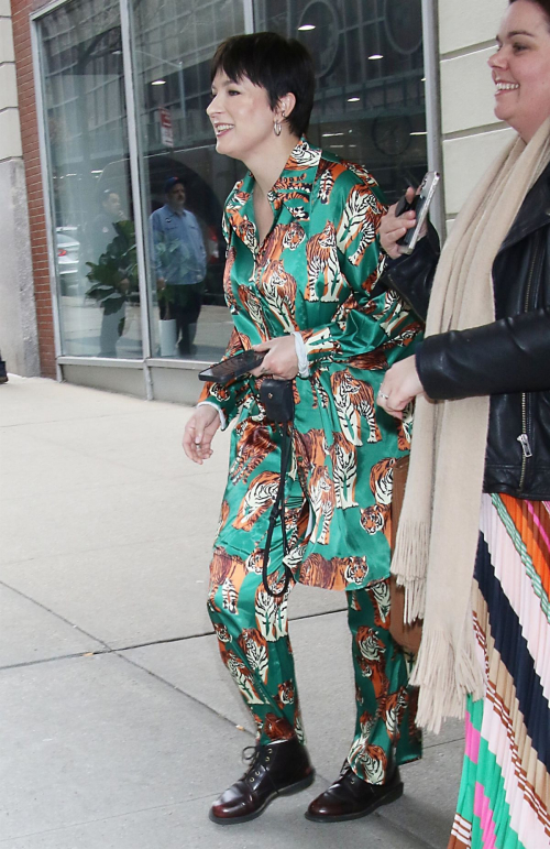 Diablo Cody Leaves Drew Barrymore Show in New York, February 2024 1