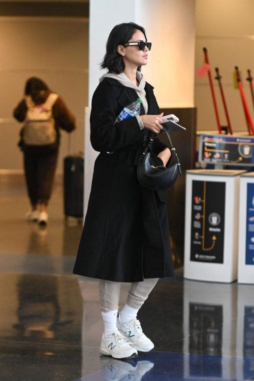 Eiza Gonzalez Arriving at JFK Airport in New York, January 2024 4