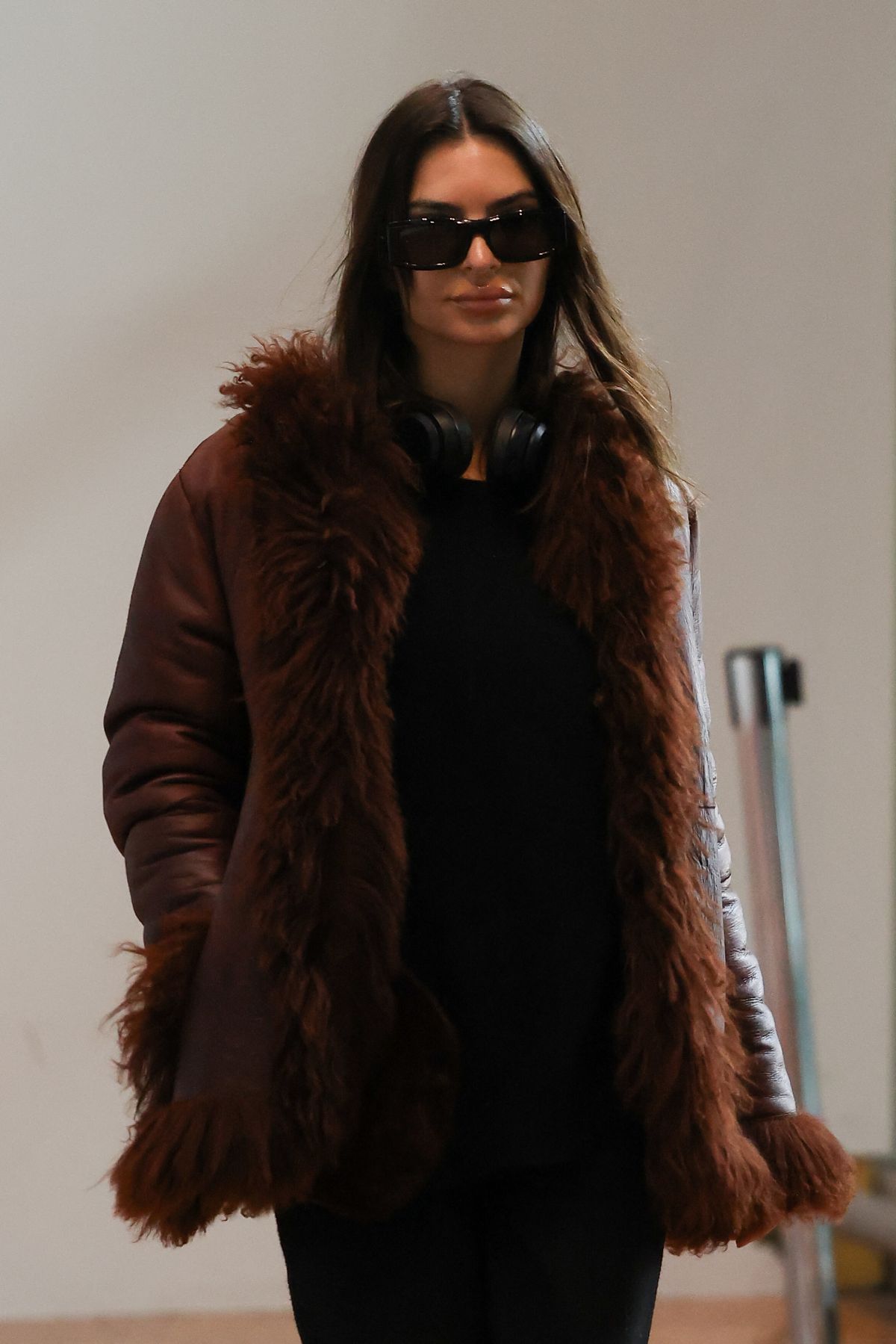 Emily Ratajkowski at Charles de Gaulle Airport in Paris, February 2024