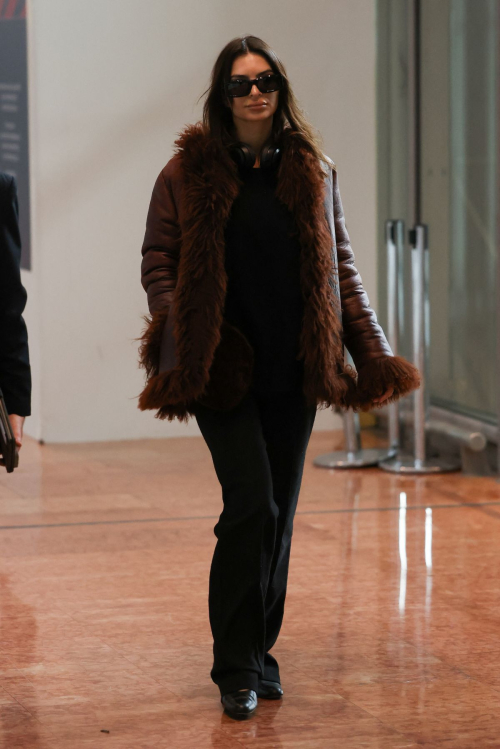 Emily Ratajkowski at Charles de Gaulle Airport in Paris, February 2024 3