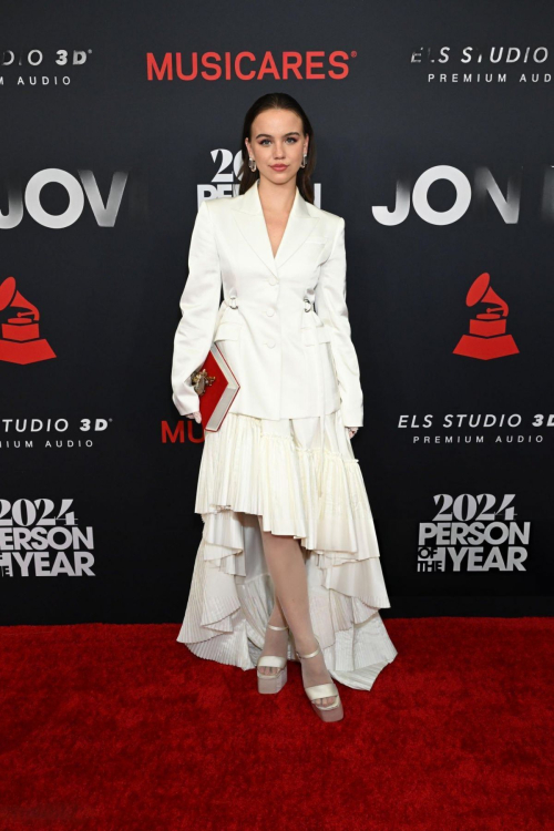 Emma Brooks at MusiCares Person of the Year in Los Angeles, February 2024 3