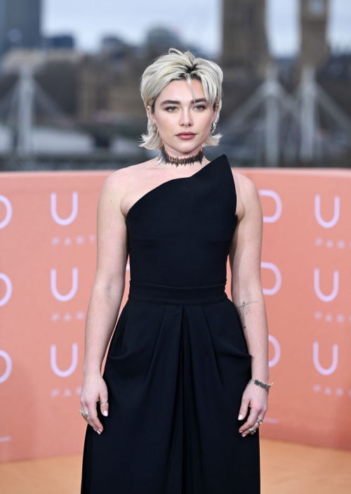 Florence Pugh at Dune: Part Two Photocall, February 2024 6