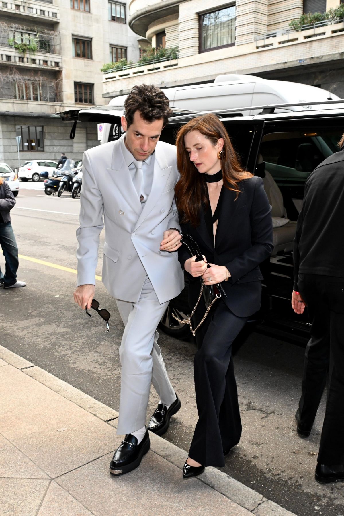 Grace Gummer Arrives at Palazzo Parigi Milan Fashion Week, February 2024