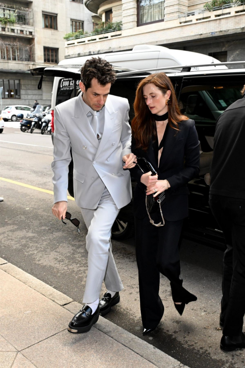 Grace Gummer Arrives at Palazzo Parigi Milan Fashion Week, February 2024 2