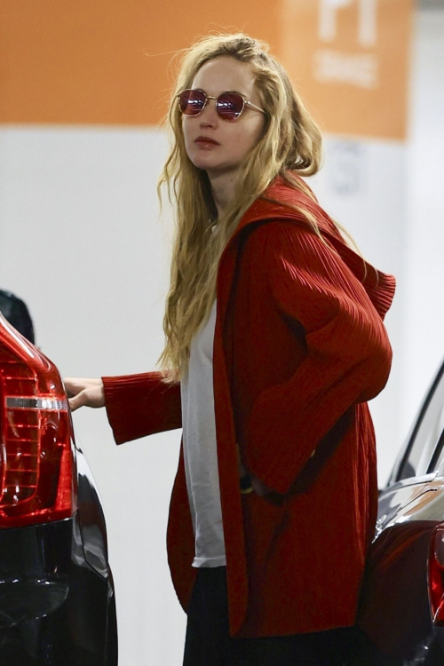 Jennifer Lawrence Out and About in Los Angeles, February 2024 4