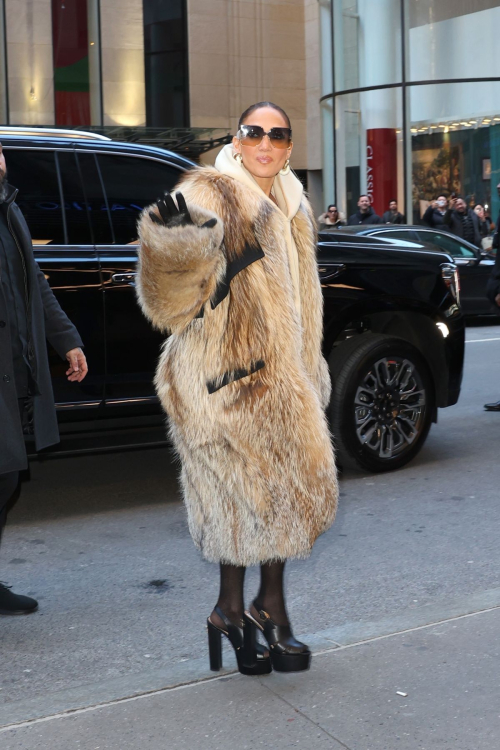 Jennifer Lopez Arrives at Tonight Show Starring Jimmy Fallon in New York, February 2024 1