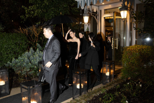 Jisoo Arrives at Cartier 100th Anniversary Dinner in Paris, February 2024 1