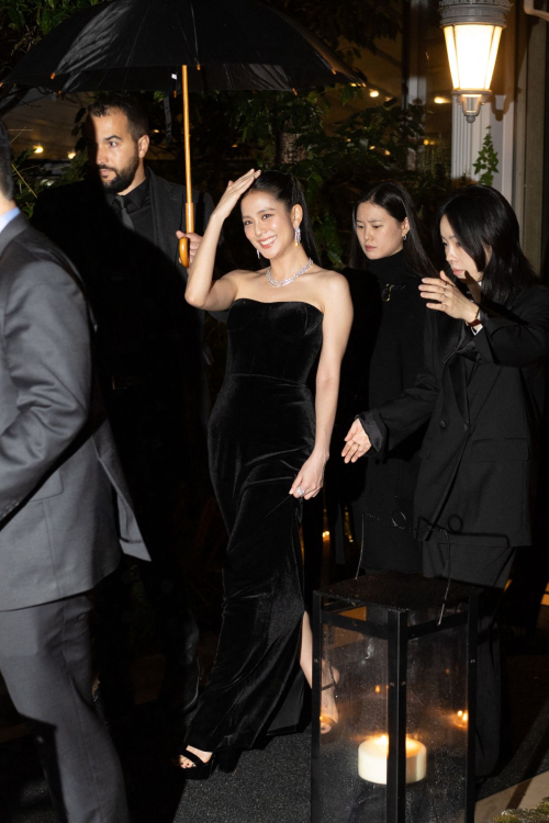 Jisoo Arrives at Cartier 100th Anniversary Dinner in Paris, February 2024 4