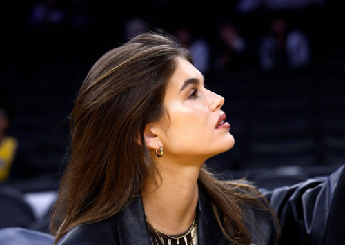 Kaia and Presley Gerber at LA Lakers Game, February 2024 3