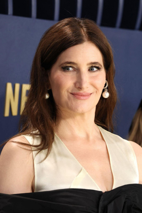 Kathryn Hahn at 30th Annual Screen Actors Guild Awards, February 2024 1