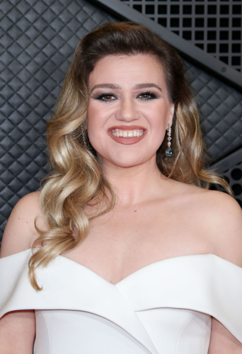 Kelly Clarkson at 66th Grammy Awards in Los Angeles, February 2024 1