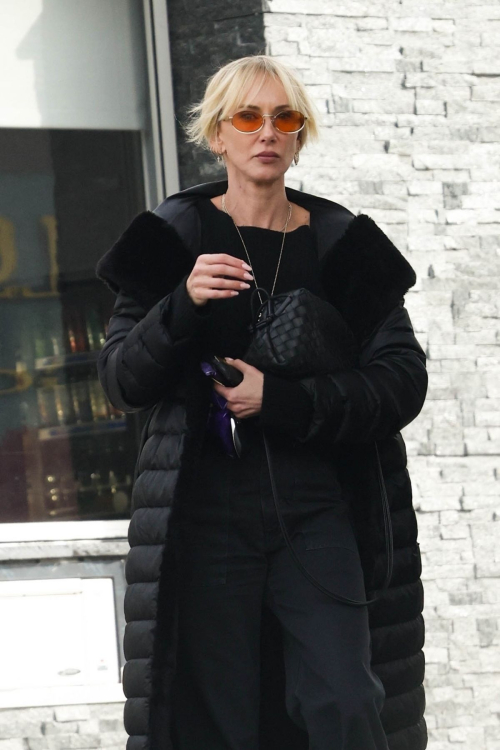 Kimberly Stewart Stopping for Snacks at Gas Station Studio City, February 2024