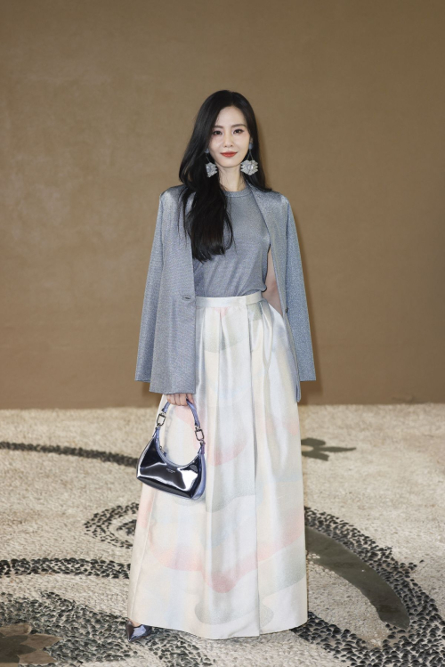 Liu Shishi at MFW Armani Photocall in Milan, February 2024 2