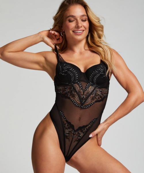 Lola Weipert for Hunkemoller, February 2024 3