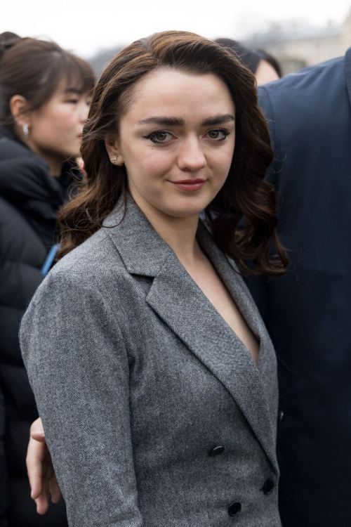 Maisie Williams Arrives at Christian Dior Fashion Show at Paris Fashion Week, February 2024 4