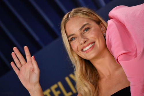 Margot Robbie at 30th Annual Screen Actors Guild Awards, February 2024 3