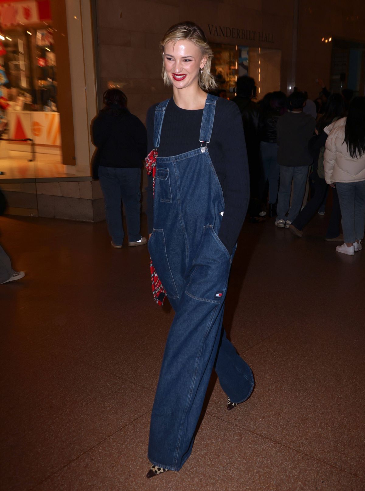 Mia Regan Arrives at Tommy Hilfiger Show at New York Fashion Week, February 2024