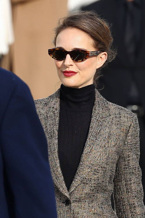 Natalie Portman Arrives at Christian Dior Fashion Show at Paris Fashion Week, February 2024 5