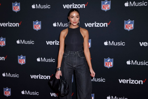 Olivia Culpo at Verizon