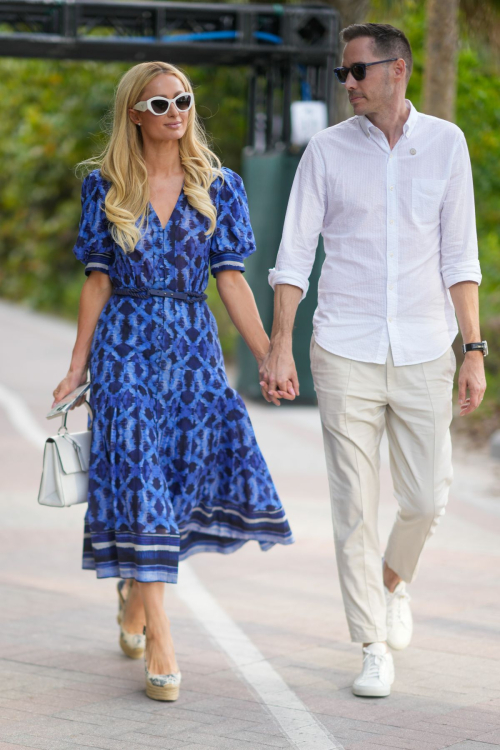 Paris Hilton and Carter Reum Stroll on Miami Beach Boardwalk, February 2024 3