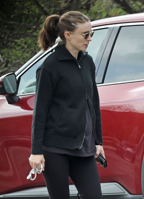 Pregnant Rooney Mara Out in Hollywood, February 2024 3