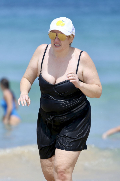 Rebel Wilson and Ramona Agruma at Bondi Beach, February 2024 4