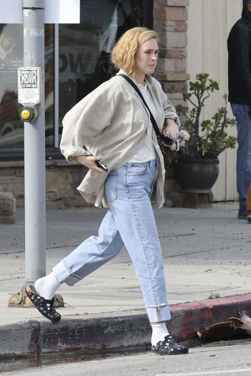 Rumer Willis Enjoys Romantic Valentine