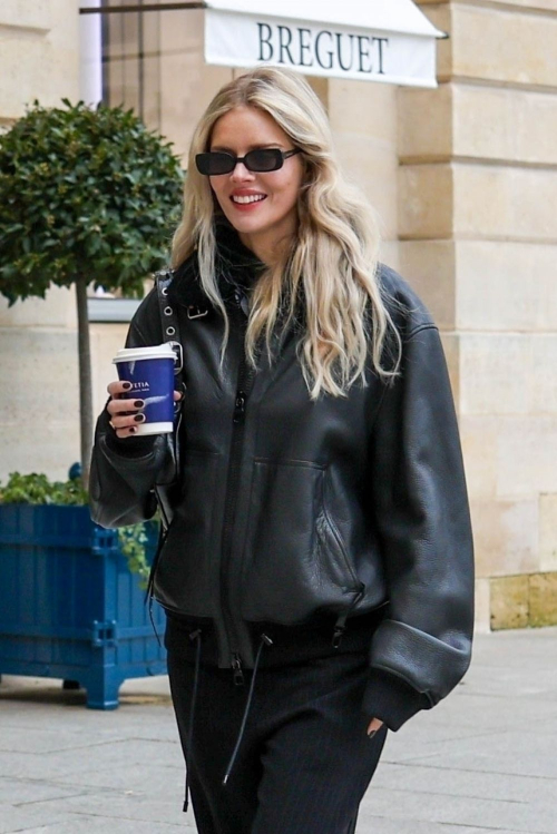 Samara Weaving and Jimmy Warden Out for Coffee in Paris, February 2024 6