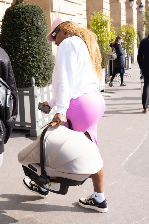 Serena Williams Arrives at Paris Fashion Week, February 2024 1