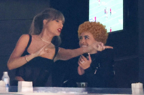 Taylor Swift and Blake Lively at Super Bowl LVIII in Las Vegas, February 2024 9