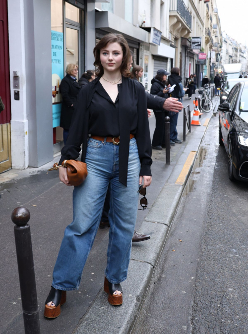 Thomasin McKenzie at Chloe Womenswear FW24-25 Show in Paris, February 2024 1