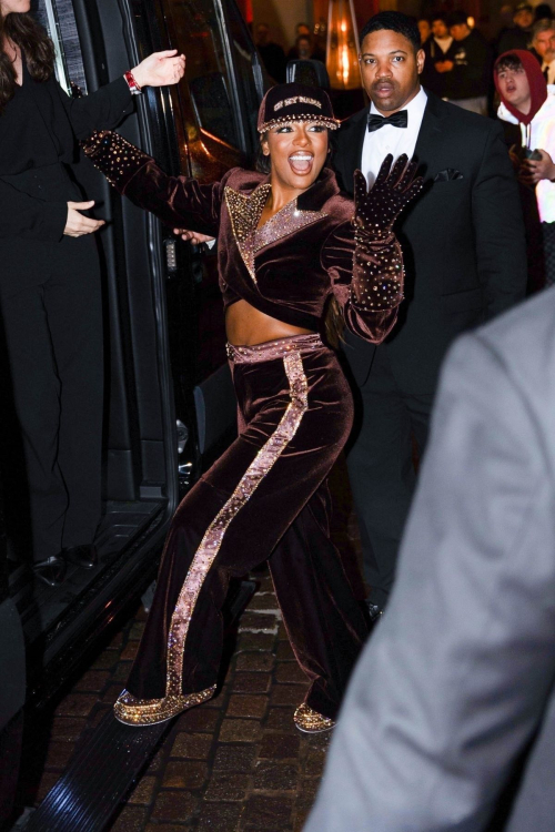 Victoria Monet Arriving at Pre-GRAMMY Gala and GRAMMY Salute in Beverly Hills, February 2024 1