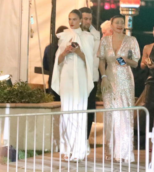 Alessandra Ambrosio Leaves Vanity Fair Oscar Party, March 2024 2