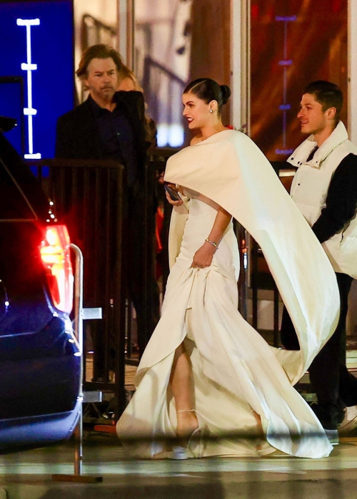 Alexandra Daddario Leaves Vanity Fair Oscar Party, March 2024 4