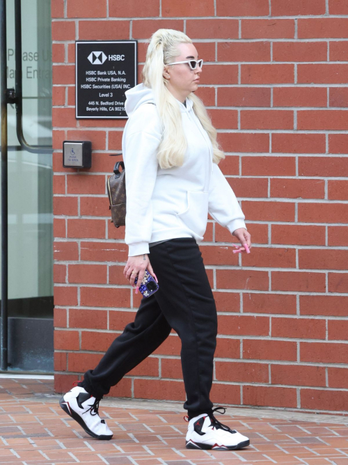 Amanda Bynes Out and About Los Angeles, February 2024 4