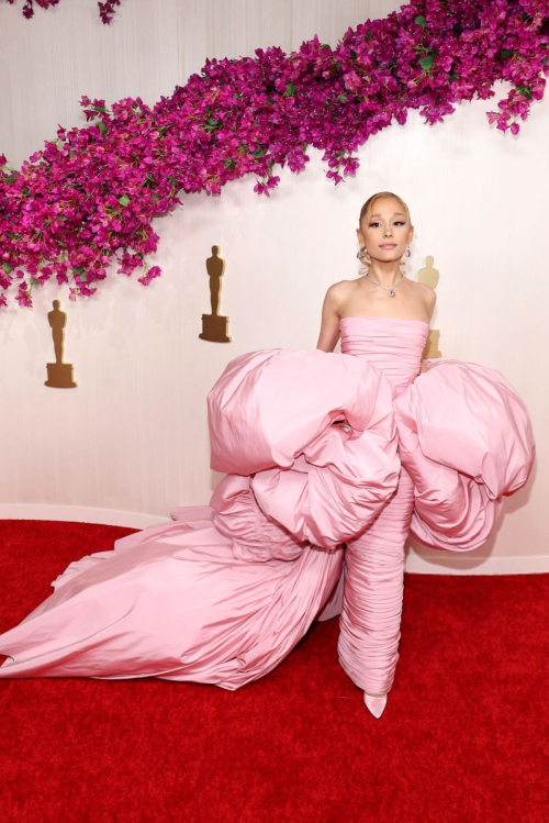 Ariana Grande at 96th Annual Academy Awards in Los Angeles, March 2024 1