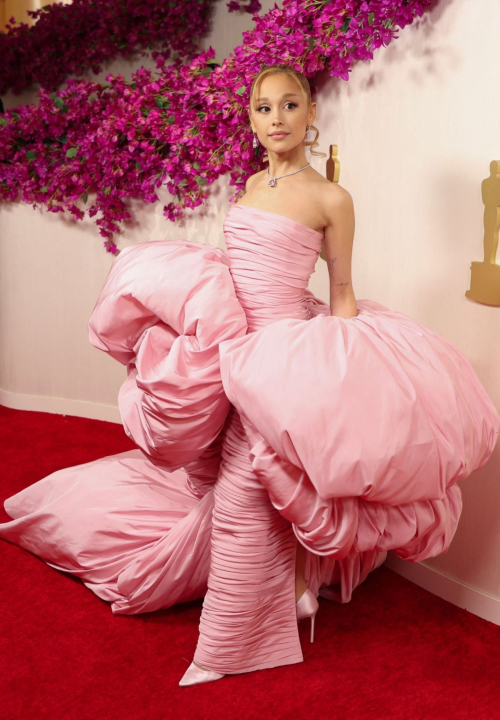 Ariana Grande at 96th Annual Academy Awards in Los Angeles, March 2024 2