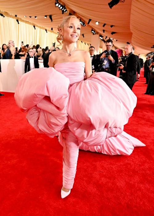 Ariana Grande at 96th Annual Academy Awards in Los Angeles, March 2024 4