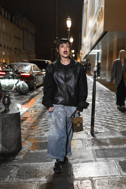 Ariana Greenblatt Out at Rue de Rivoli Paris Fashion Week, March 2024 3