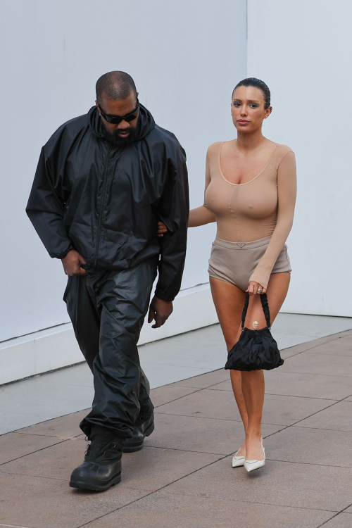 Bianca Censori and Kanye West Heading to Cheesecake Factory, March 2024 9