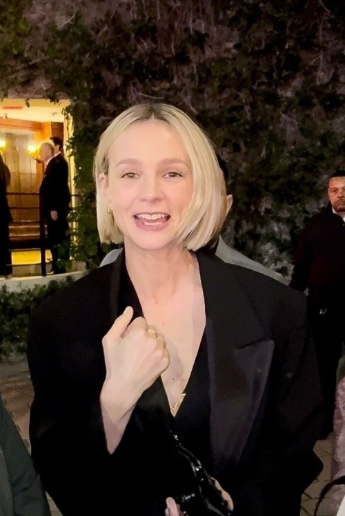 Carey Mulligan Greets Fans at Netflix Pre-Oscar Party in Hollywood, March 2024