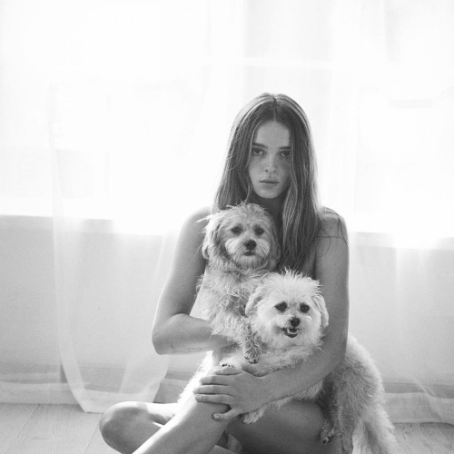 Charlotte Lawrence for Peropero Pet Care Campaign, 2024 3