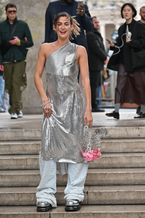 Clara Berry at Rabanne Fashion Show Paris Fashion Week, February 2024 2