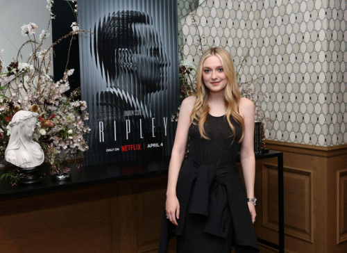 Dakota and Elle Fanning at Ripley NY Tastemaker Event in New York, March 2024 4