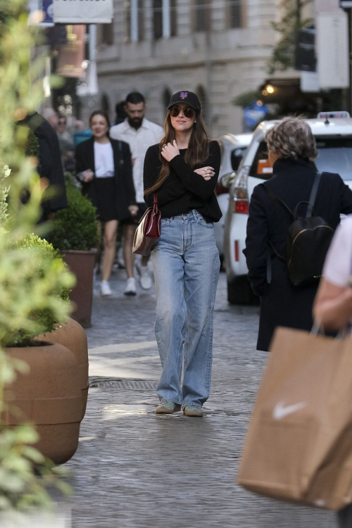 Dakota Johnson and Blake Lee Out with Friend in Rome, March 2024 3